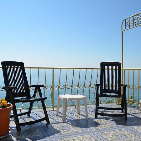 Holiday Home Sauvignon Одесса Экстерьер фото